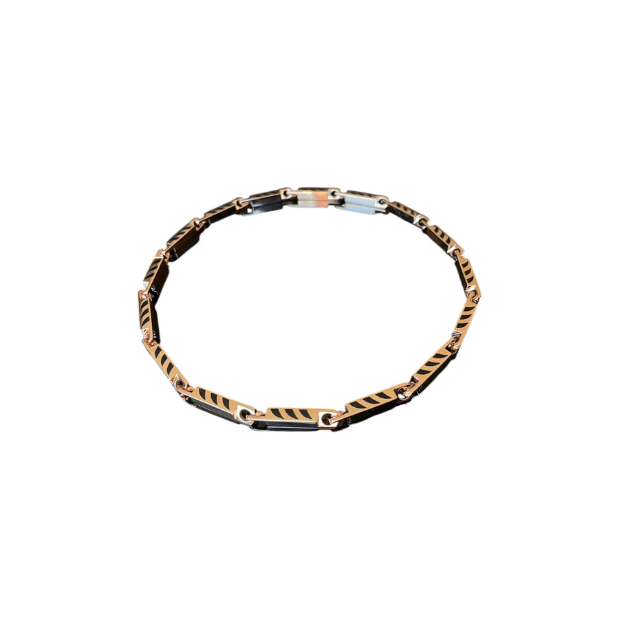 Deco Shark Fin Enameling Chain